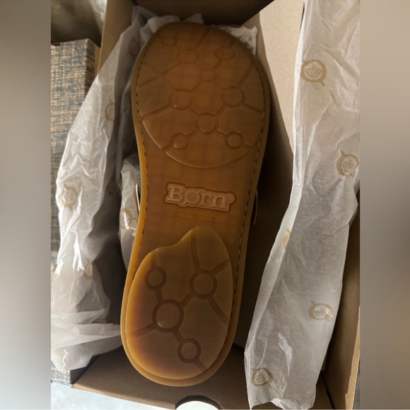 🎉LAST PIECE🎉Born Marlowe Buckle Sandals - Leather - Picture 8 of 9